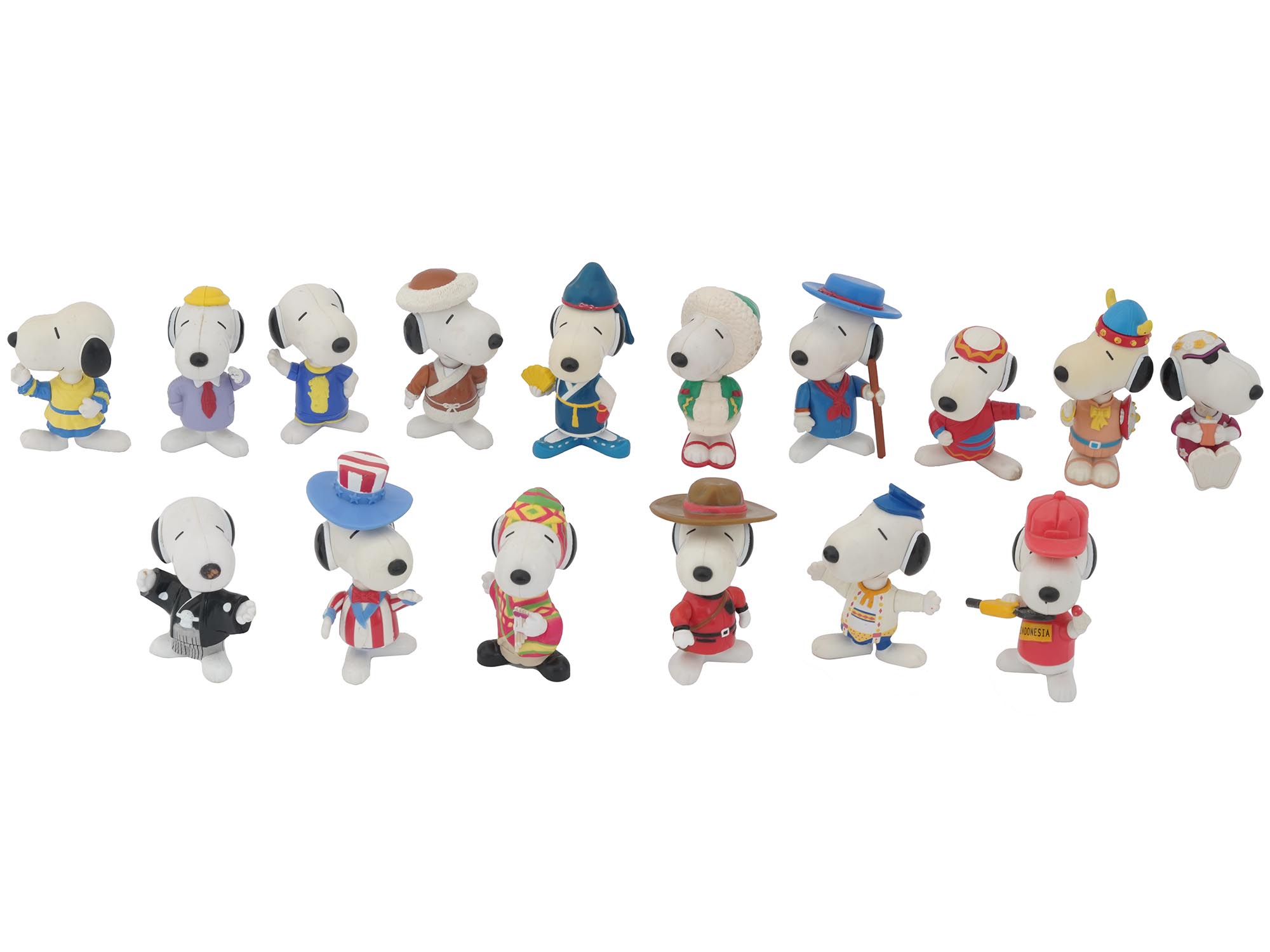 SIXTEEN SNOOPY MCDONALDS WORLD TOUR FIGURINES SET PIC-0